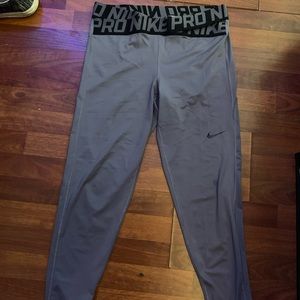 Intertwist Nike Pro Leggings